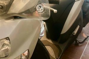 Scooter YAMAHA XENTER 150