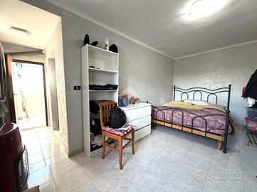 MONOLOCALE A BARI