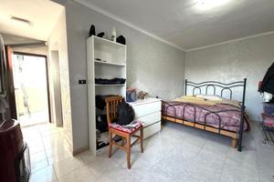 MONOLOCALE A BARI