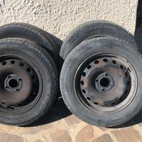 Gomme 175/65 - 14 complete di cerchi