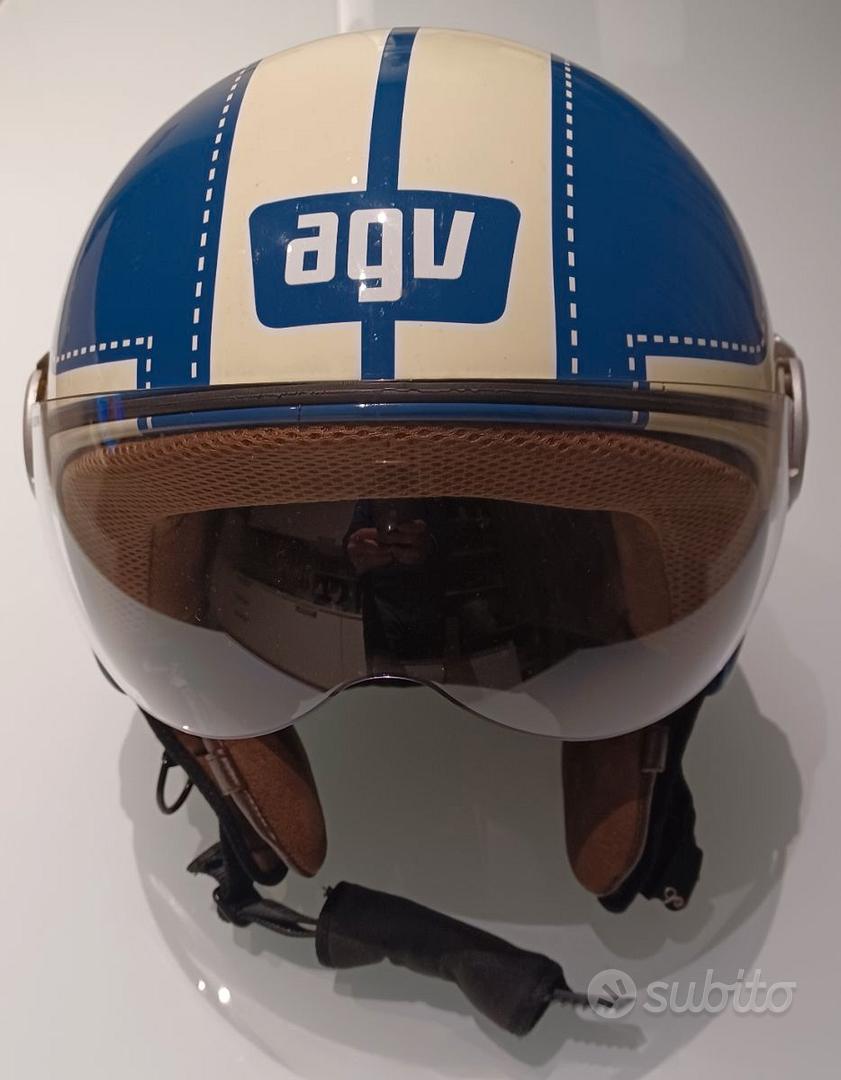 brands for football helmets What Pros Wear: Top 5 Helmets Rated by the NFL & NFLPA