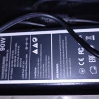 alimentatore per portatile universale