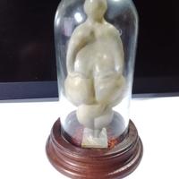 VENERE di LESPUGUE paleolitica in teca vetro.