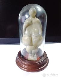VENERE di LESPUGUE paleolitica in teca vetro.