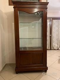 Vetrina antiquariato