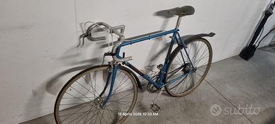 Bici da corsa vintage anni 70–80 in acciaio