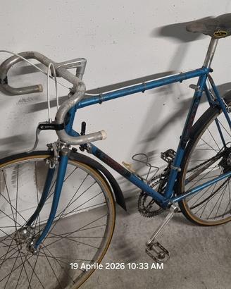 Bici da corsa vintage anni 70–80 in acciaio