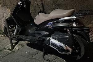 Piaggio Beverly 400 ie Tourer 2013 34000km polizza