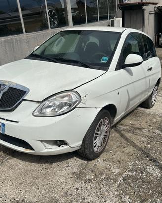 Lancia Ypsilon 1.3 MJT 75 CV Platino