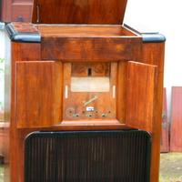 Mobile radio d'epoca