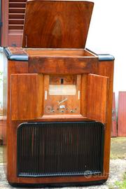 Mobile radio d'epoca