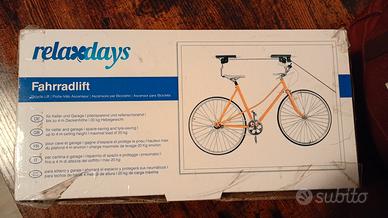 Sollevatore per biciclette