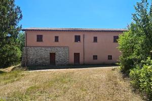 Casale a Nocera Umbra