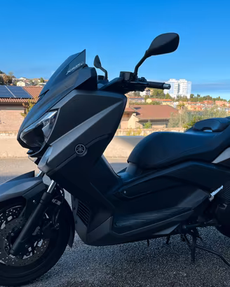 Scooter Xmax 400