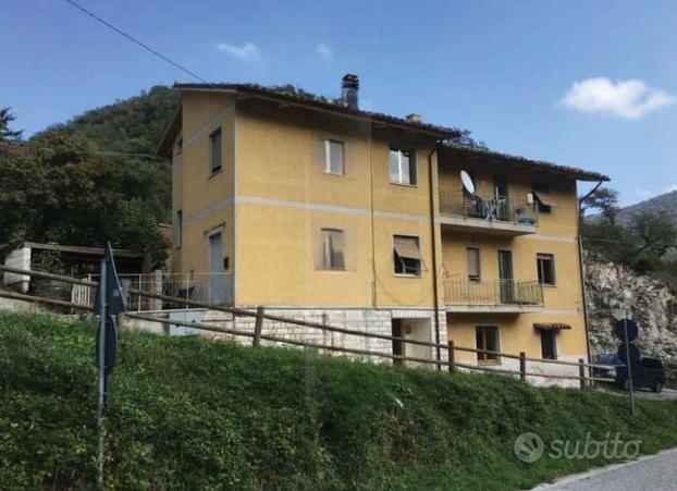 Appartamento a Frontone (PU)