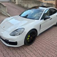 Porsche Panamera 4.0 Turbo S E-Hybrid FULL OPTIONA