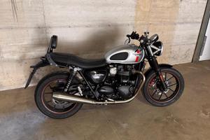 Street twin 900