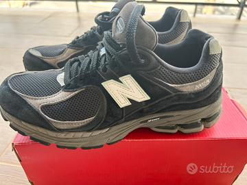 Scarpe New Balance 2002r