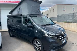 Van RENAULT TRAFIC con tetto sollevabile da 5,40 m