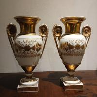 Coppia di vasi antichi