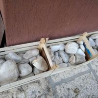 Ciottoli marmo di Carrara e cubetti porfido