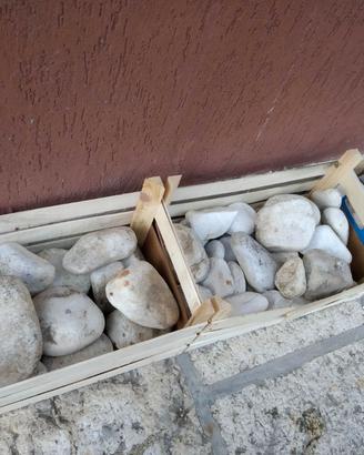 Ciottoli marmo di Carrara e cubetti porfido