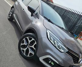 RENAULT Captur anno 2017 come nuova trattabile