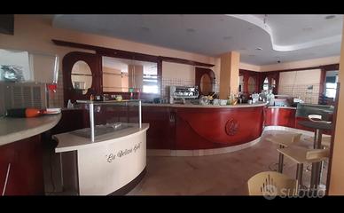 Arredamento bar completo