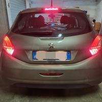 Peugeot 208 Allure -faro led posteriore Dx e SX