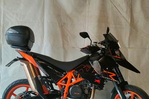 KTM690R supermoto