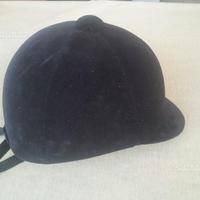 Equitazione Guanti casco e stivali