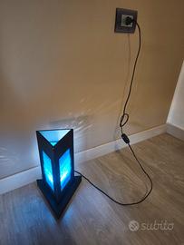 Lampada etnica in legno nero con luce blu