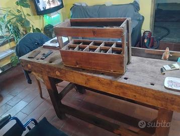 Cassetta  antica in legno per bottiglie