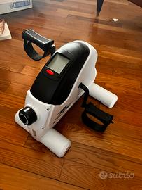 Attrezzo allenamento gambe