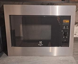 MICROONDE DA INCASSO Electrolux MQ926GXE