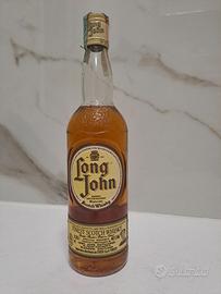 Bottiglie di Whisky e Brandy