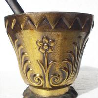 MORTAIO D’EPOCA BRONZO DORATO CON PESTELLO /146