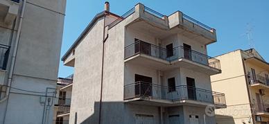 Fabbricato a vendere via G. Fortunato sn. Marconia