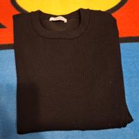 maglione ragazzo di colore nero 