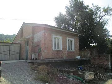 Rustico / Casale di 80 m² con 2 locali e posto aut