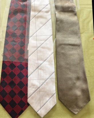 cravatte 4  al prezzo di mezza