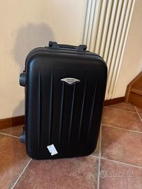 Valigia cabina American Tourister nera 53x34x20 2 