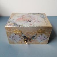 scatola portagioie in legno con carillon 