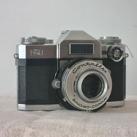 fotocamera Contaflex Super con difetti