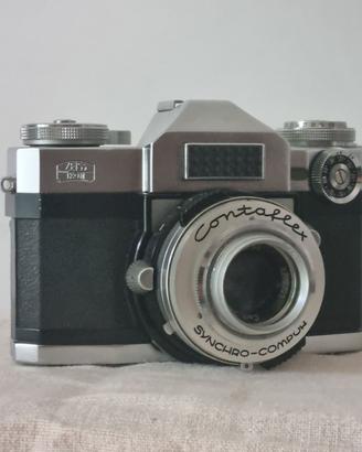 fotocamera Contaflex Super con difetti