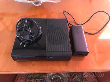 Xbox 360 E 250 gb + 5 giochi 