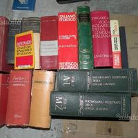 Dizionari,libri,riviste,cartine,ecc