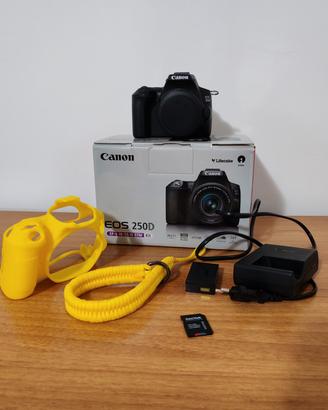 Fotocamera Canon eos 250D perfetta