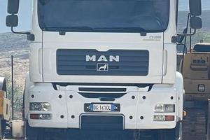 Mezzo d'opera autocarro Man TGA 33.480