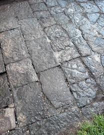 Pavimento in basolato, pietra vulcanica per ville